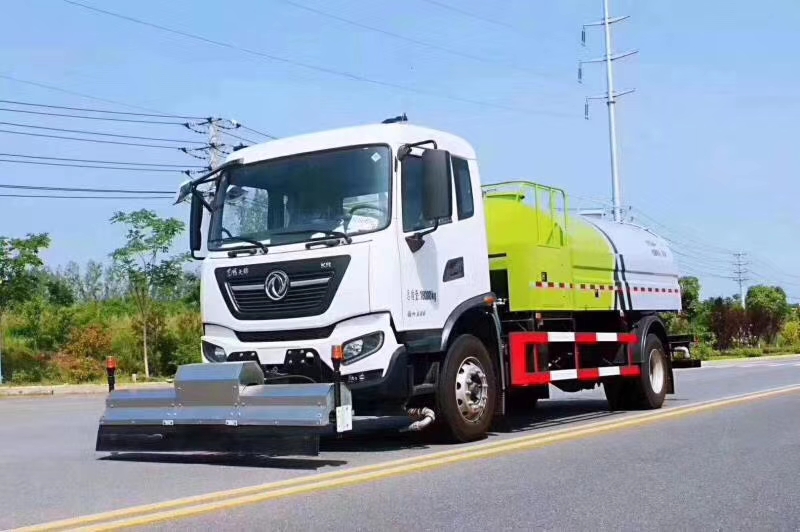 國(guó)六東風(fēng)天錦10方路面清洗車